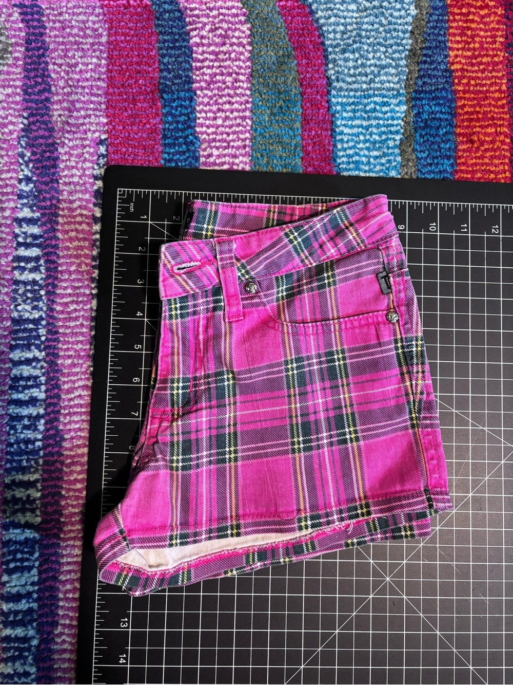 VINTAGE TRIPP NYC PINK PLAID SHORTS - size 0 - Picture 3 of 6